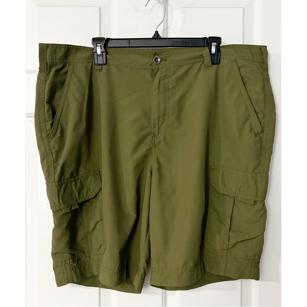 Men's Bass Shorts, Olive Green, Size 40 W